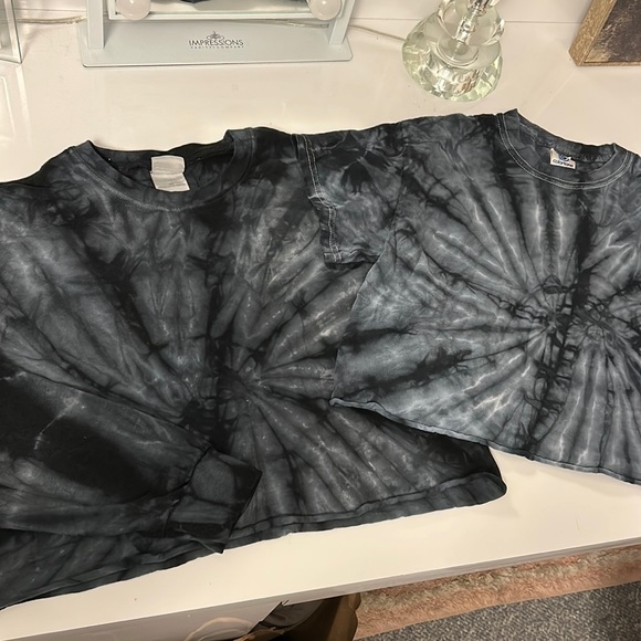 Matching Tie Dye Shirt Duo Cropped Size Small - Picture 1 of 8